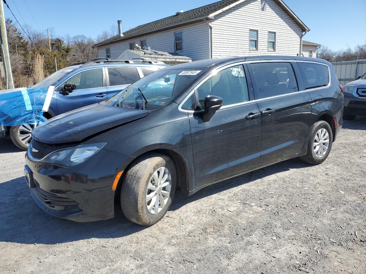 2018 Chrysler Pacifica - Image 1
