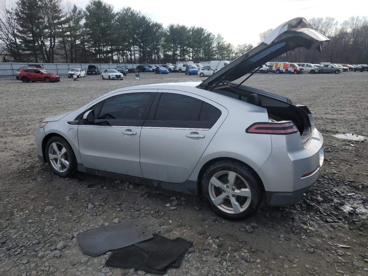 2014 Chevrolet Volt - Image 2
