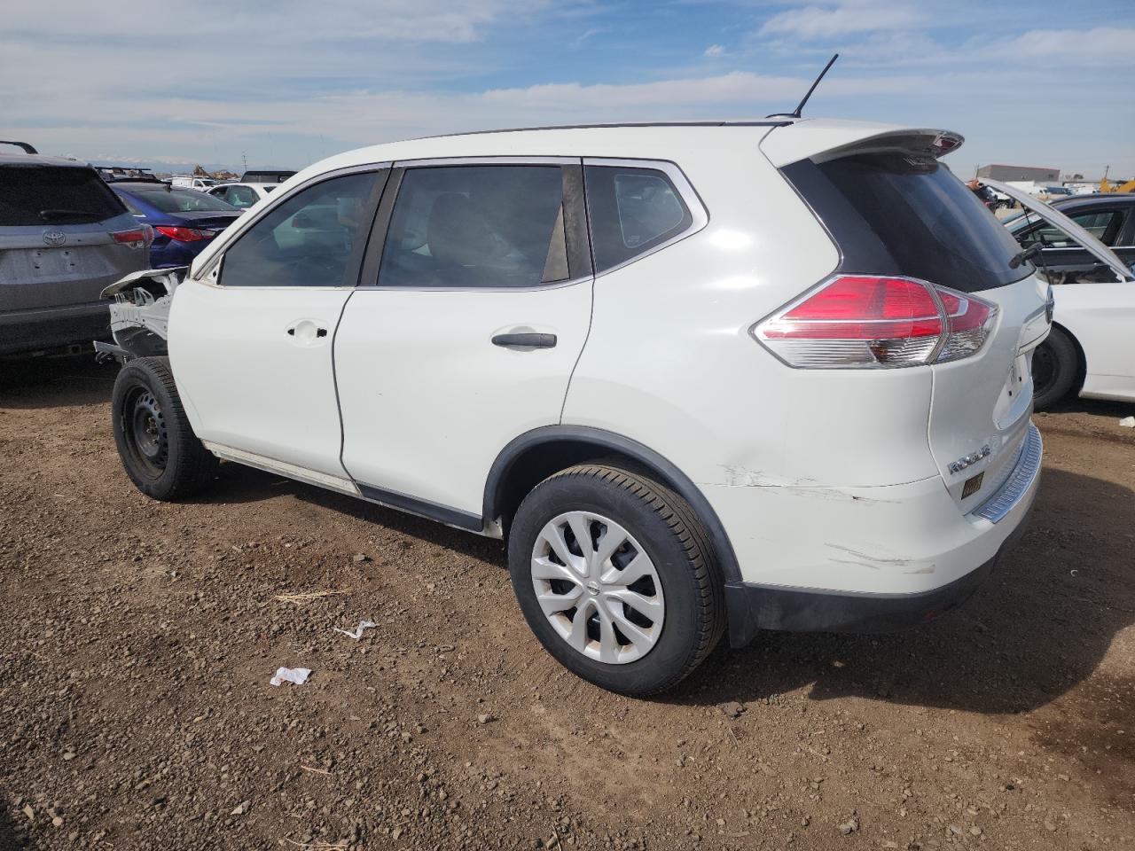 2016 Nissan Rogue - Image 2