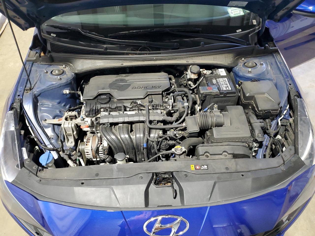 2023 Hyundai Elantra - Image 11