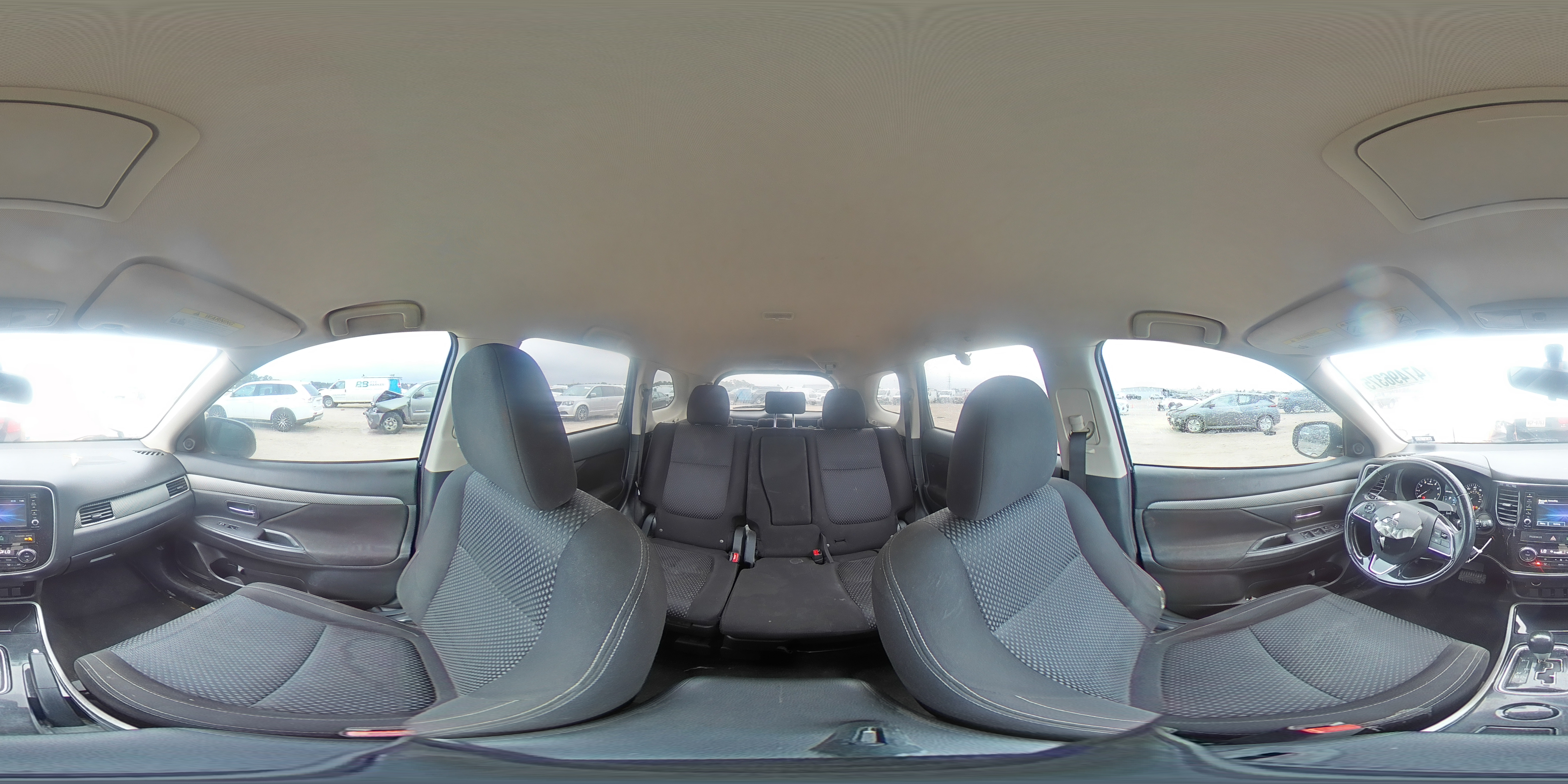 2017 Mitsubishi Outlander - Image 13