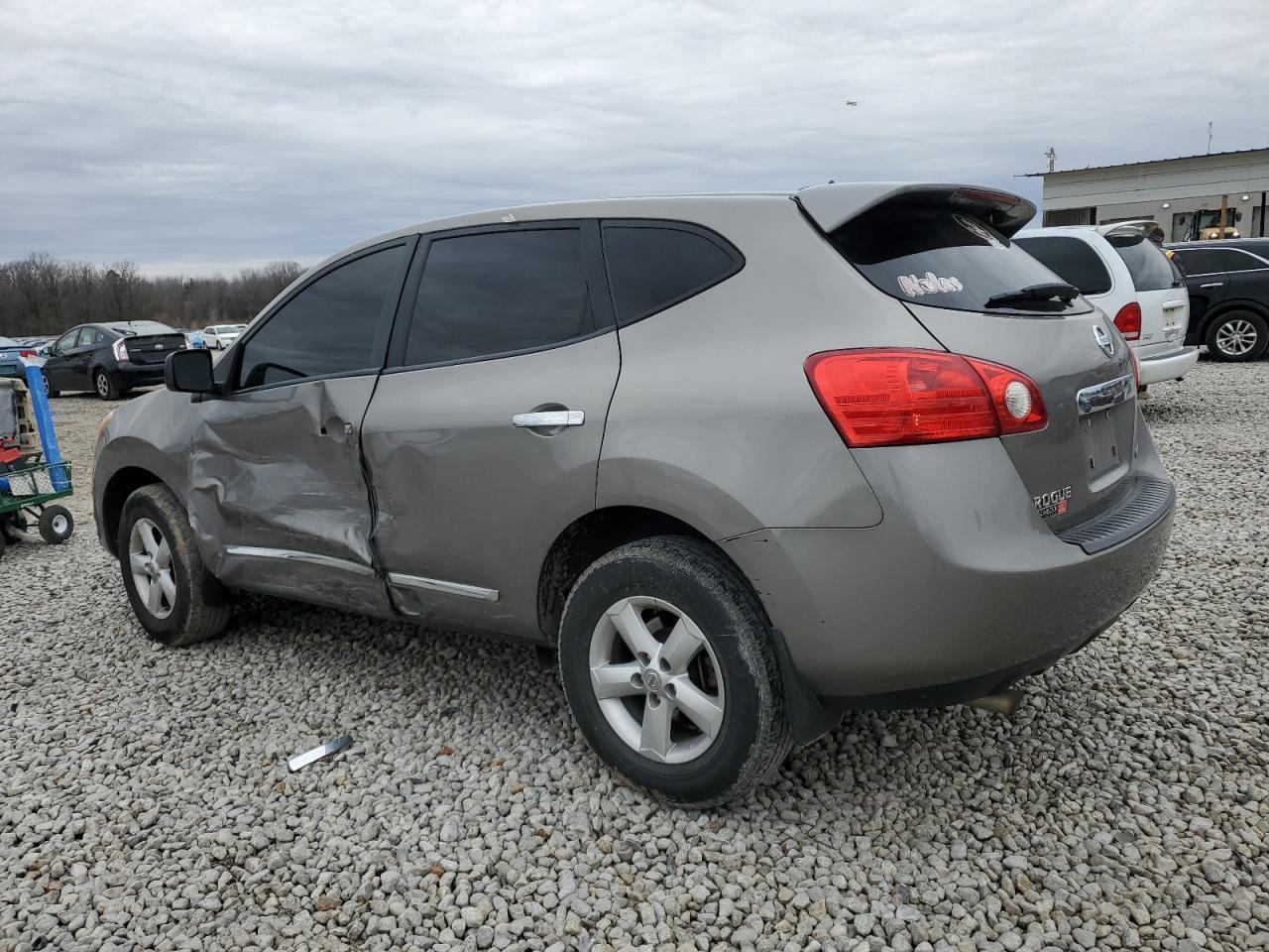 2012 Nissan Rogue - Image 2