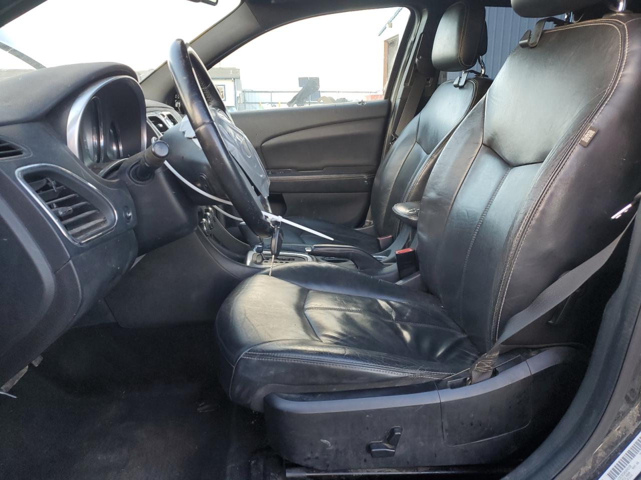 2012 Chrysler 200 - Image 7
