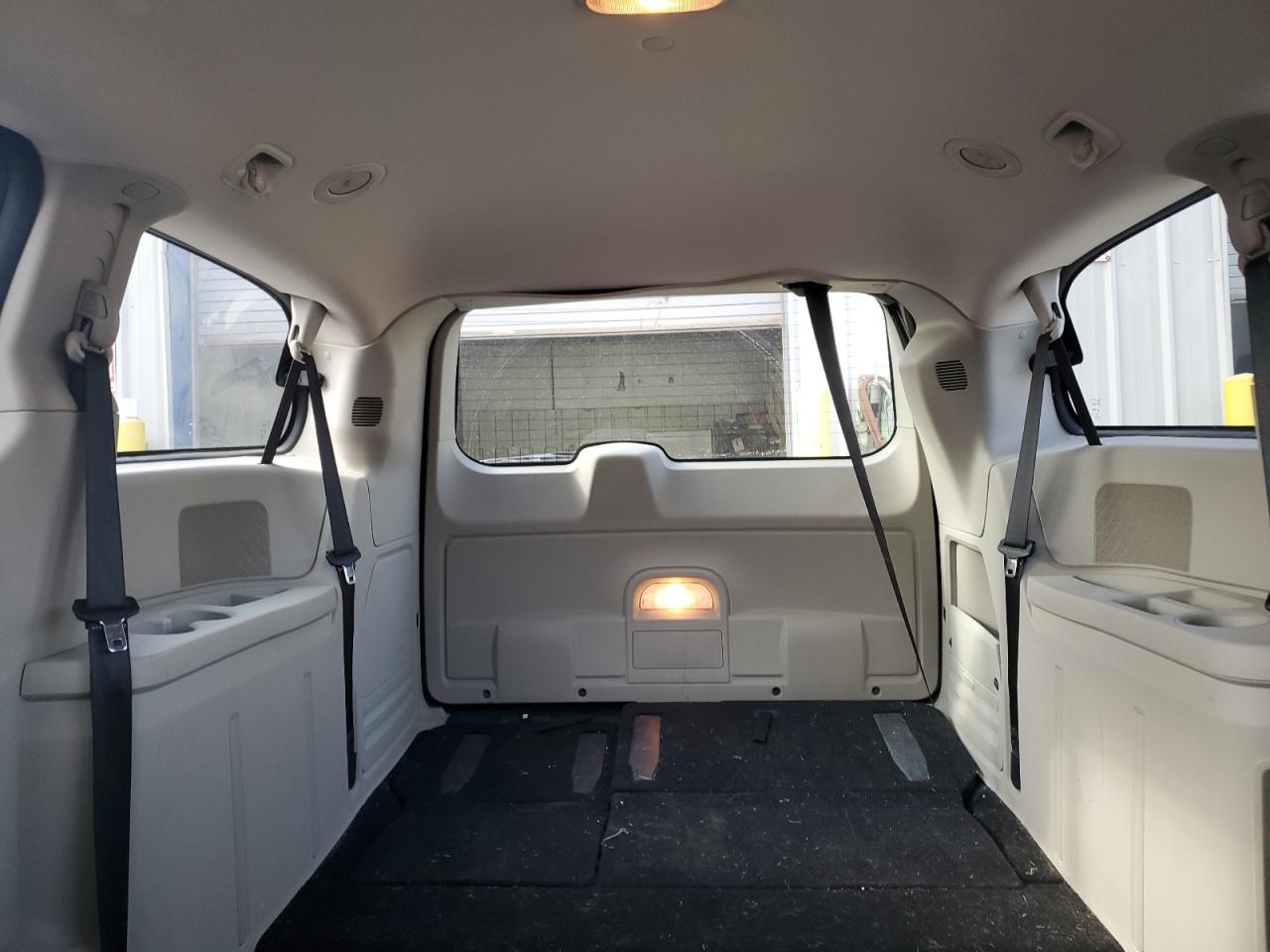 2014 Dodge Caravan - Image 10