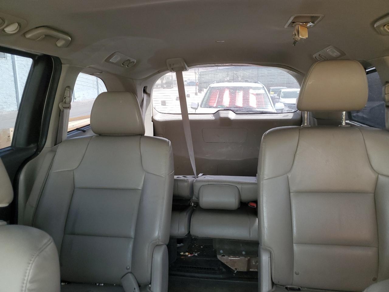2015 Honda Odyssey - Image 10