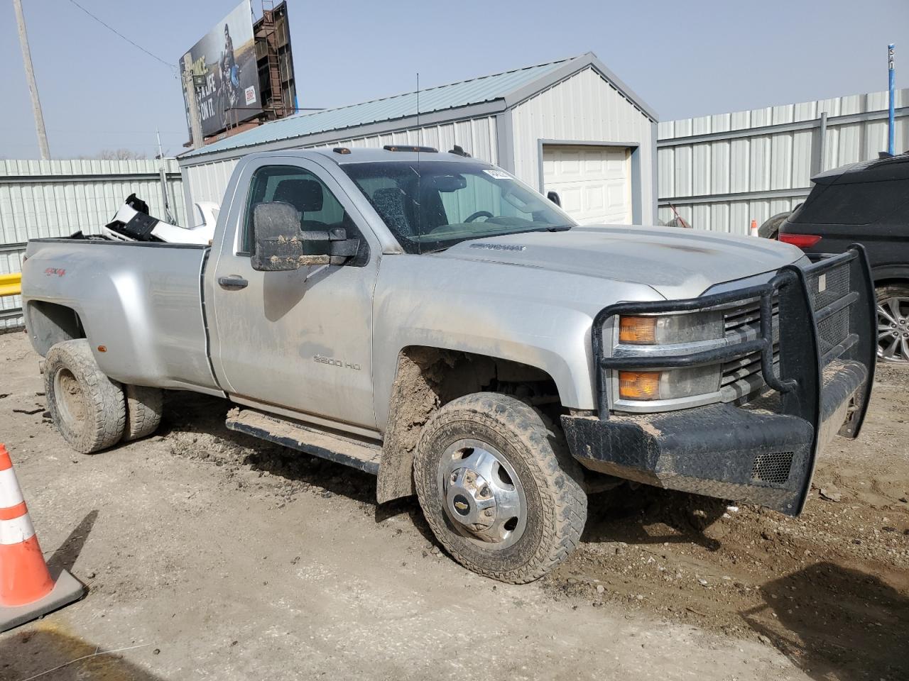 2015 Chevrolet Silverado - Image 4