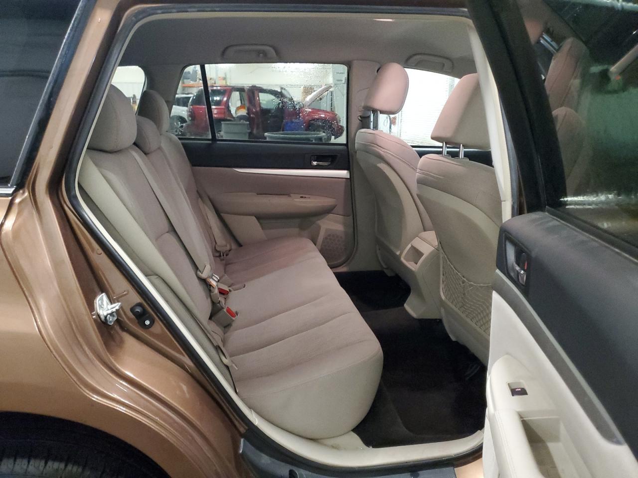 2013 Subaru Outback - Image 11