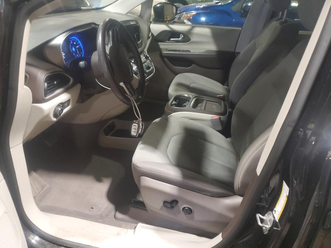 2019 Chrysler Pacifica - Image 7