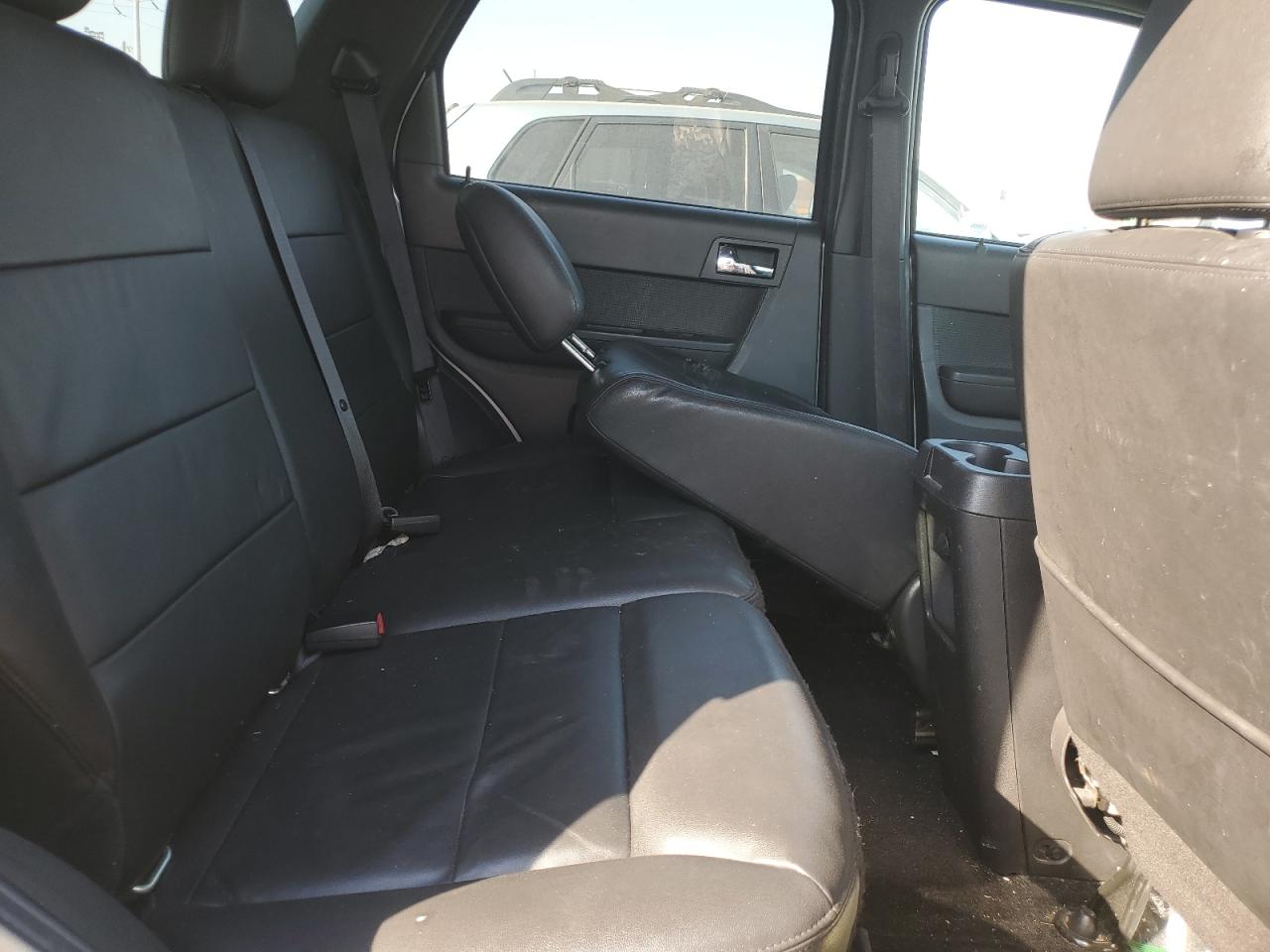 2011 Ford Escape - Image 11