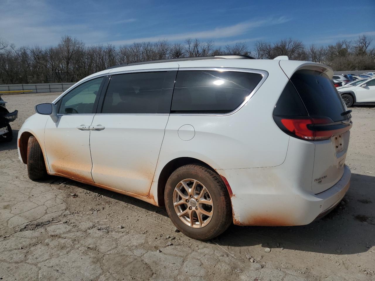 2022 Chrysler Pacifica - Image 2