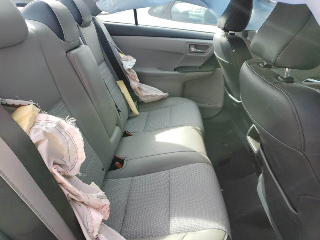2015 Toyota Camry - Image 10