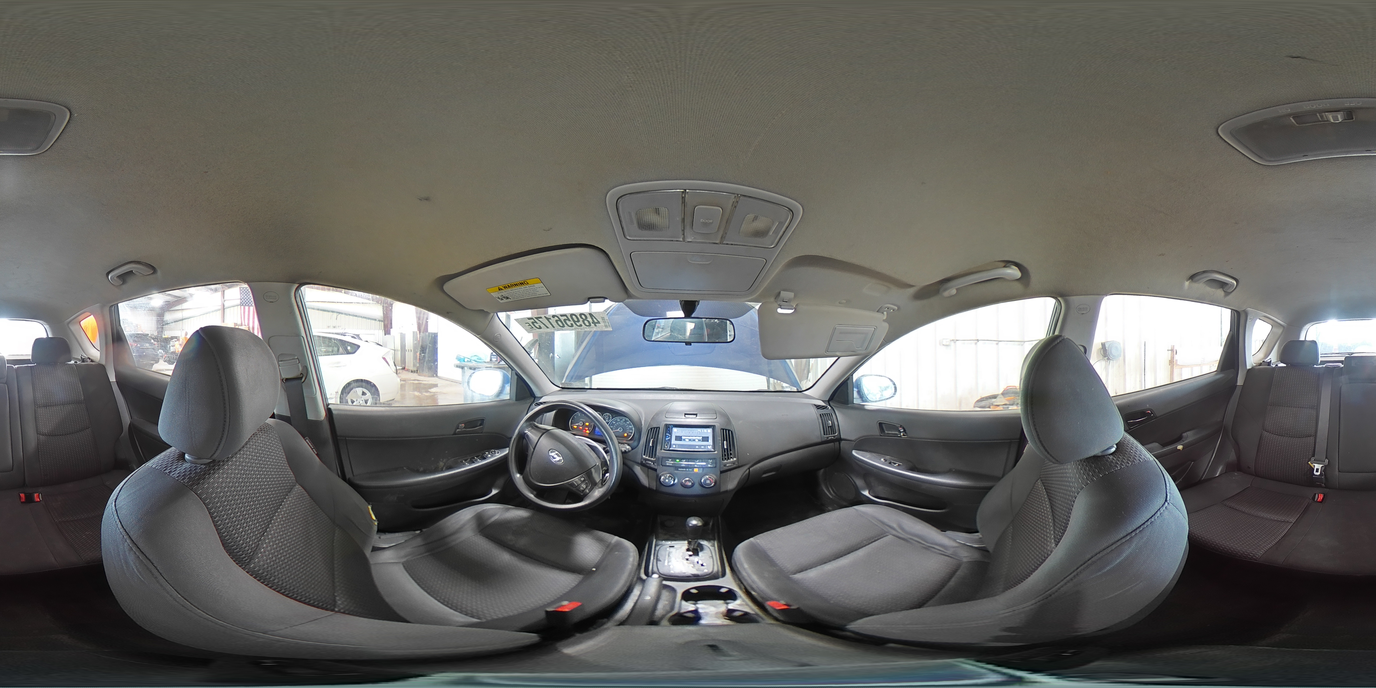 2012 Hyundai Elantra - Image 15