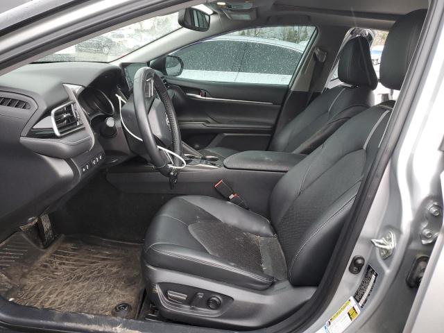  TOYOTA CAMRY 2021 Srebrny
