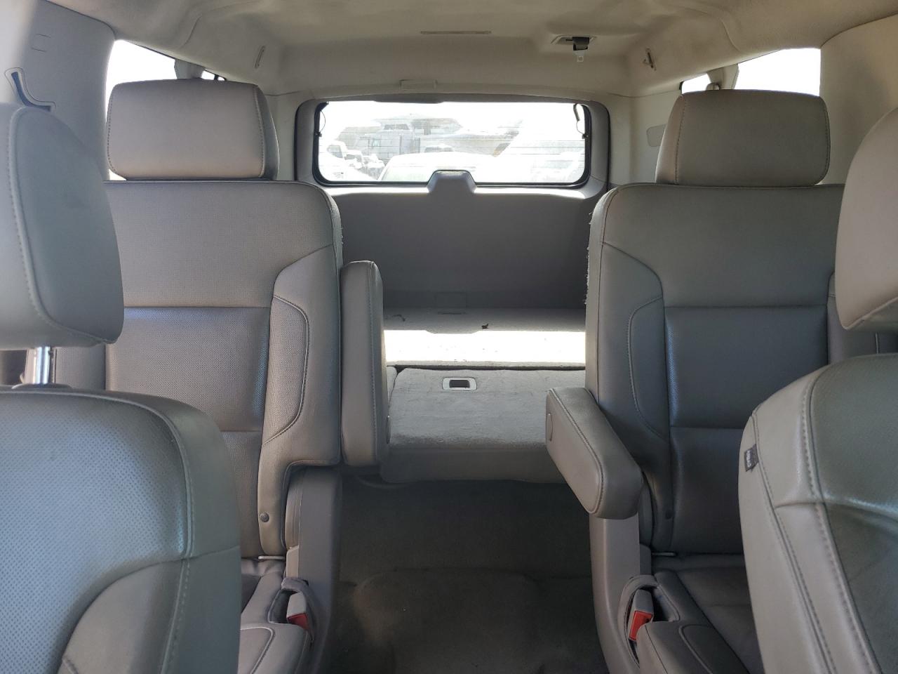 2016 GMC Yukon - Image 10