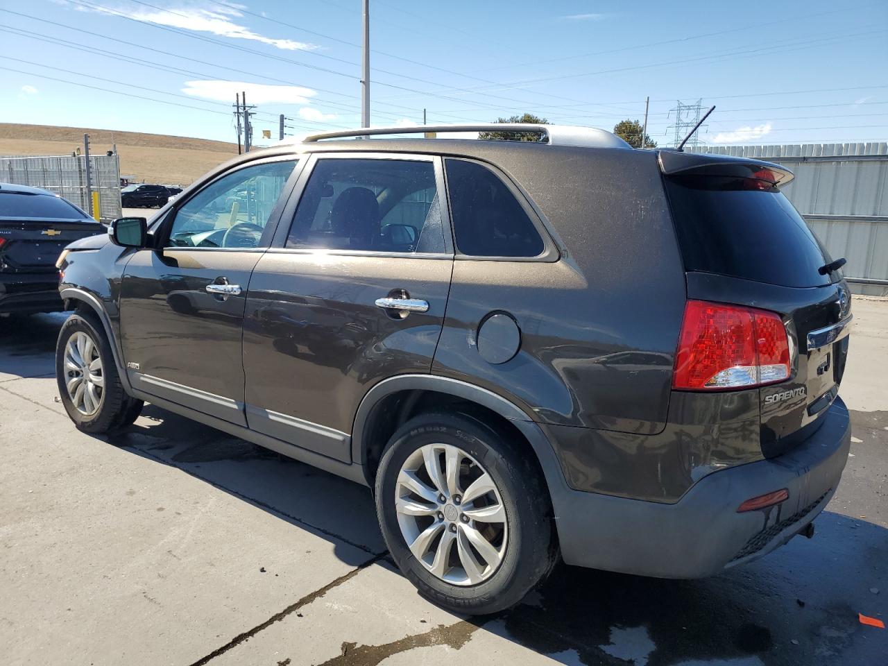 2011 Kia Sorento - Image 2