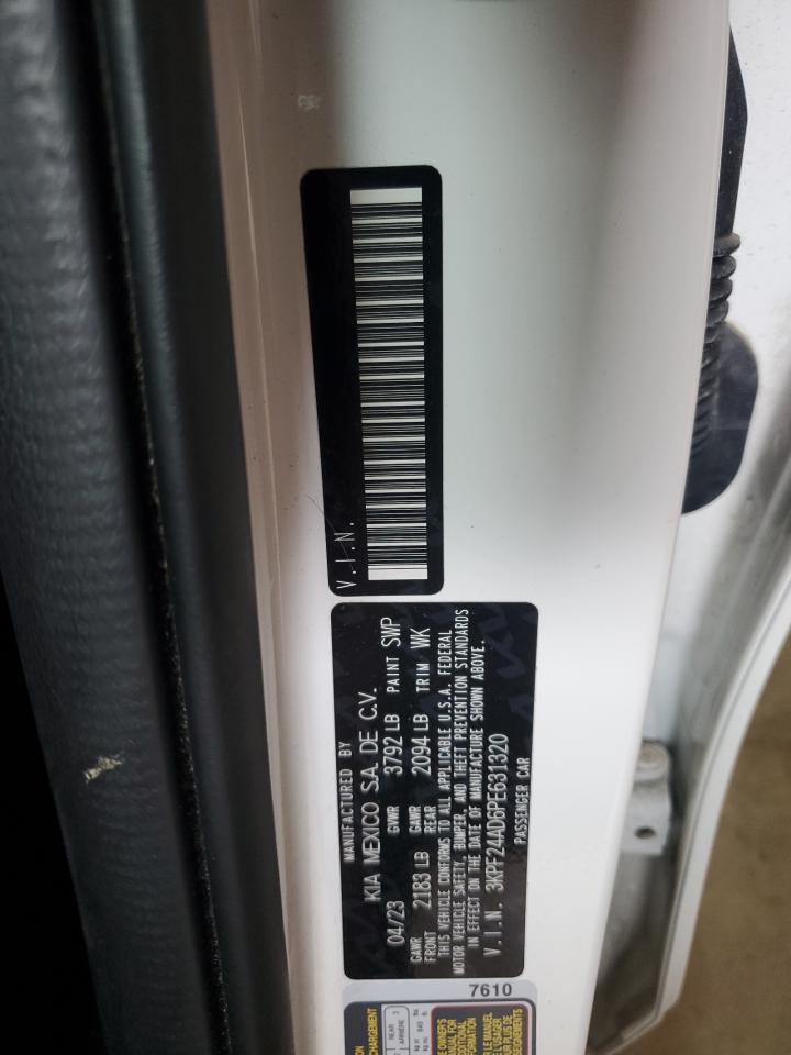 2023 Kia Forte - Image 15
