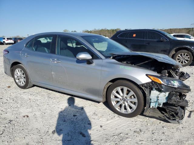  TOYOTA CAMRY 2019 Srebrny
