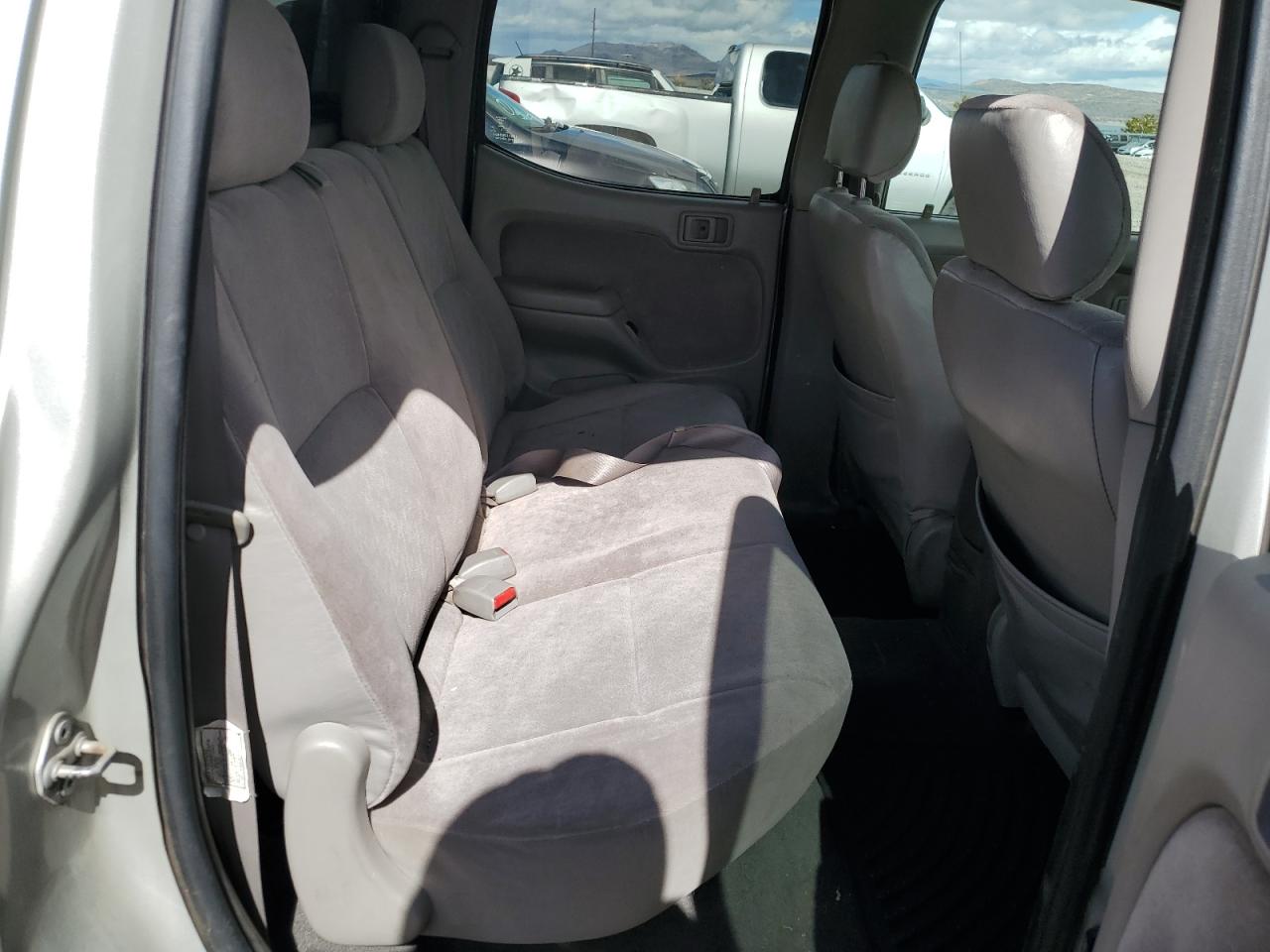 2004 Toyota Tacoma - Image 10