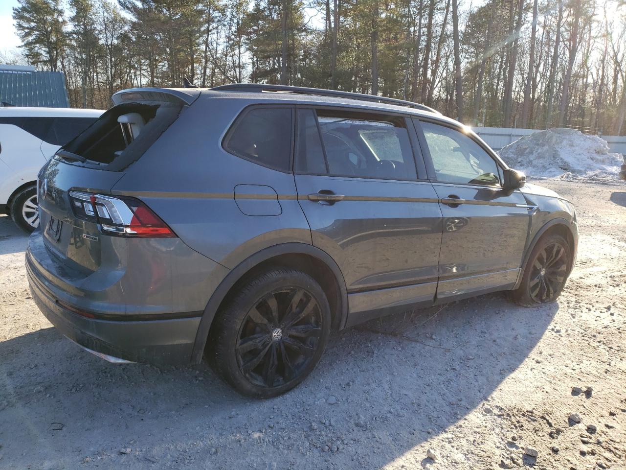 2021 Volkswagen Tiguan - Image 3