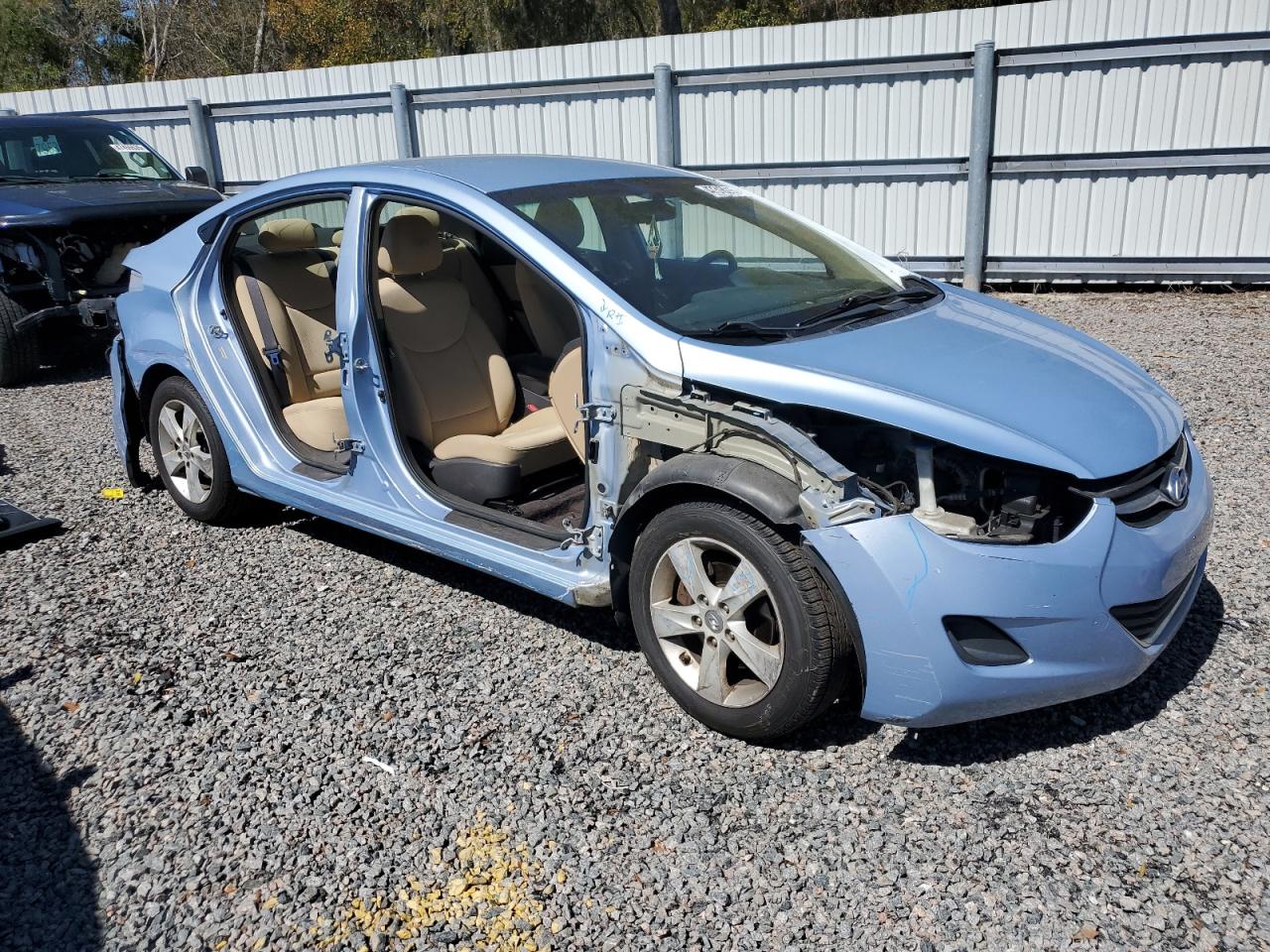 2011 Hyundai Elantra - Image 4