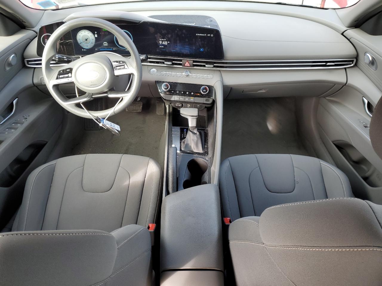 2024 Hyundai Elantra - Image 8