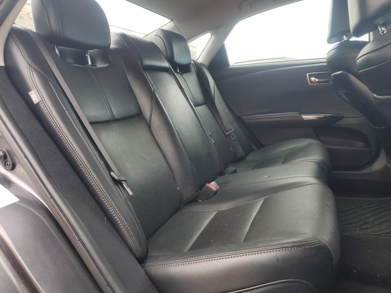 2016 Toyota Avalon - Image 10