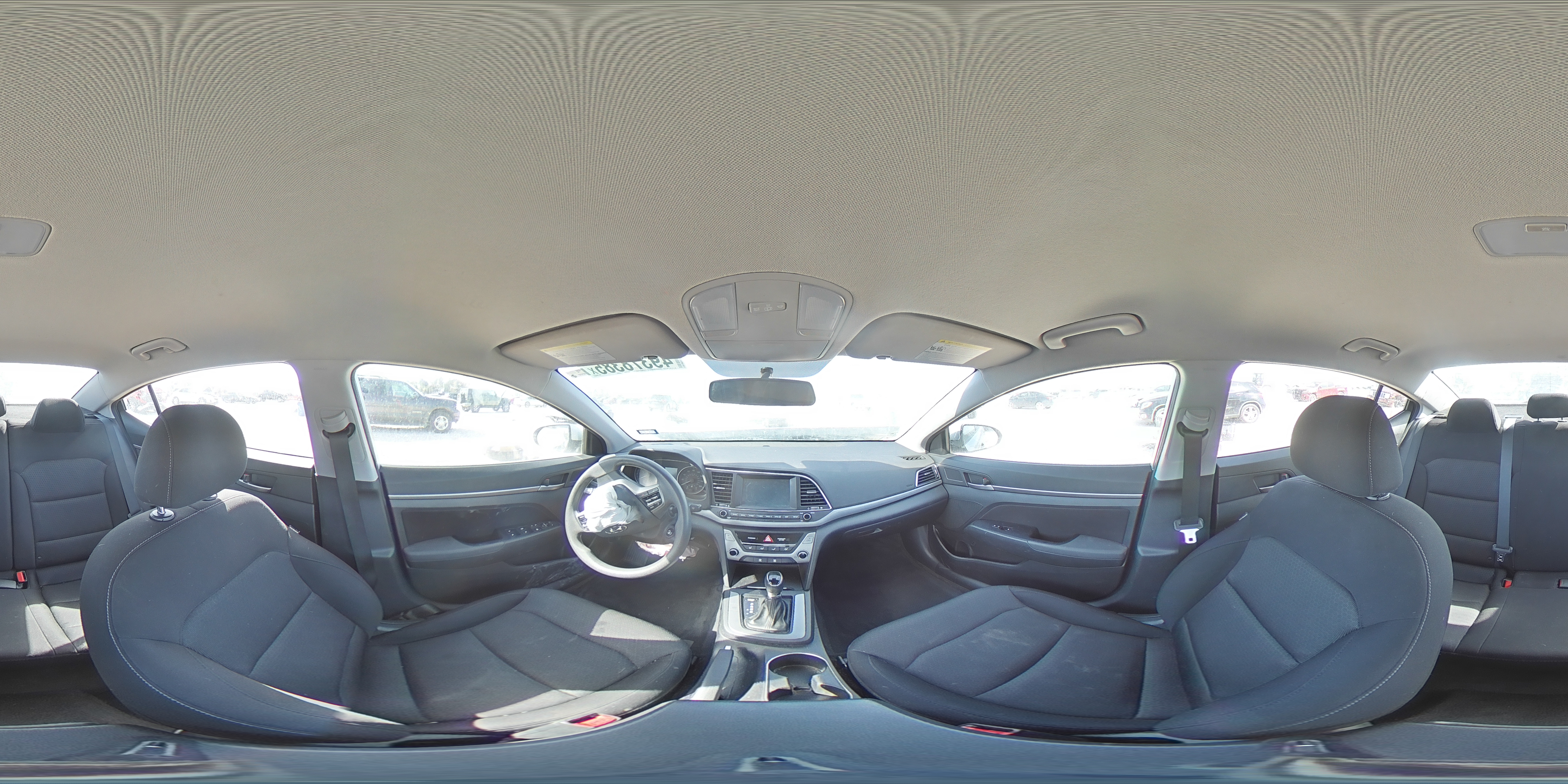 2018 Hyundai Elantra - Image 13