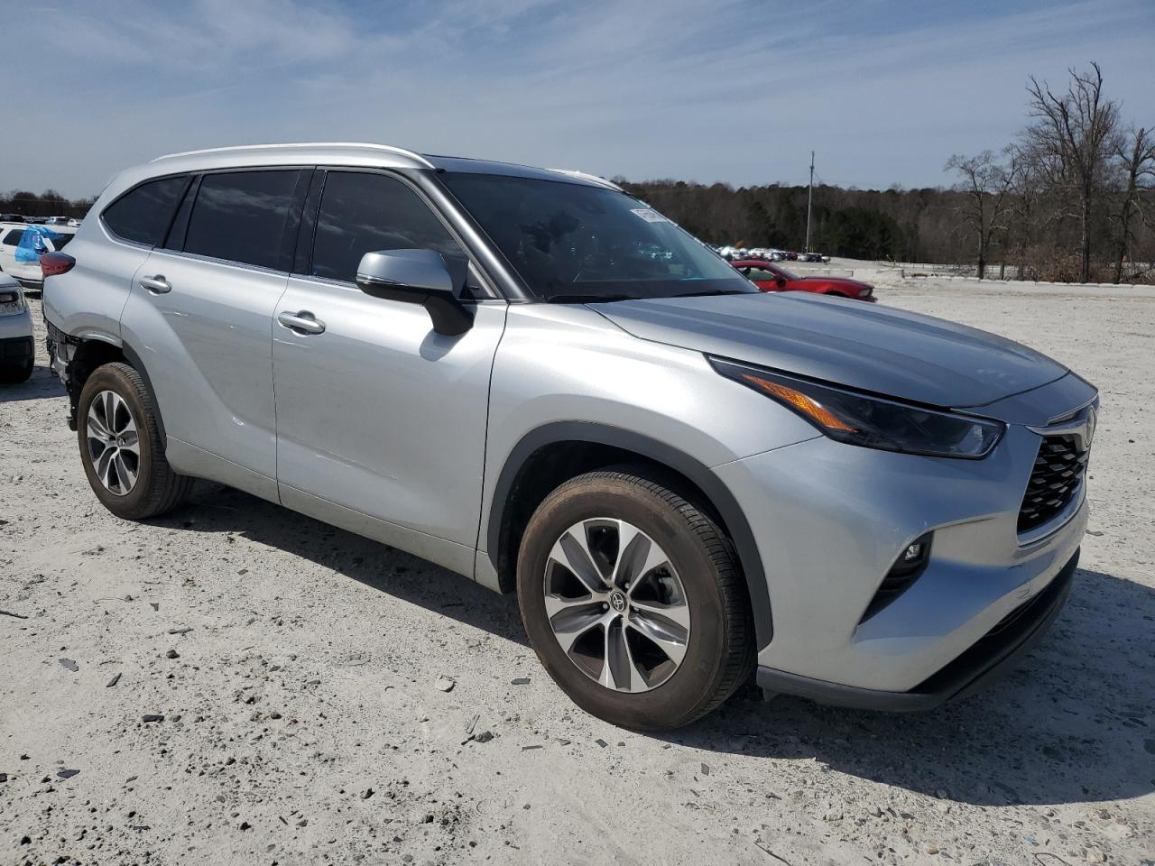 2022 Toyota Highlander - Image 4