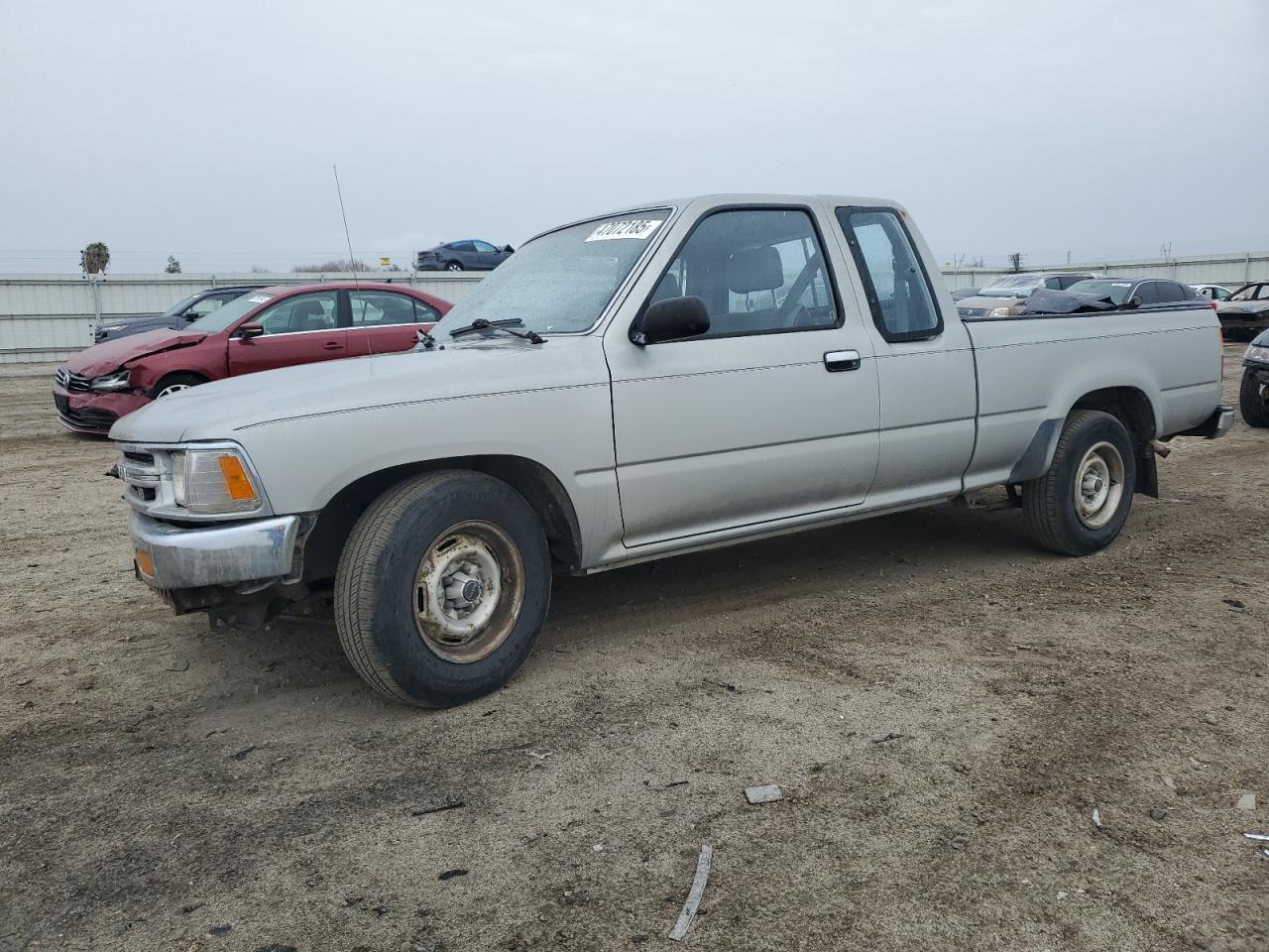 1990 Toyota Pickup - Image 1
