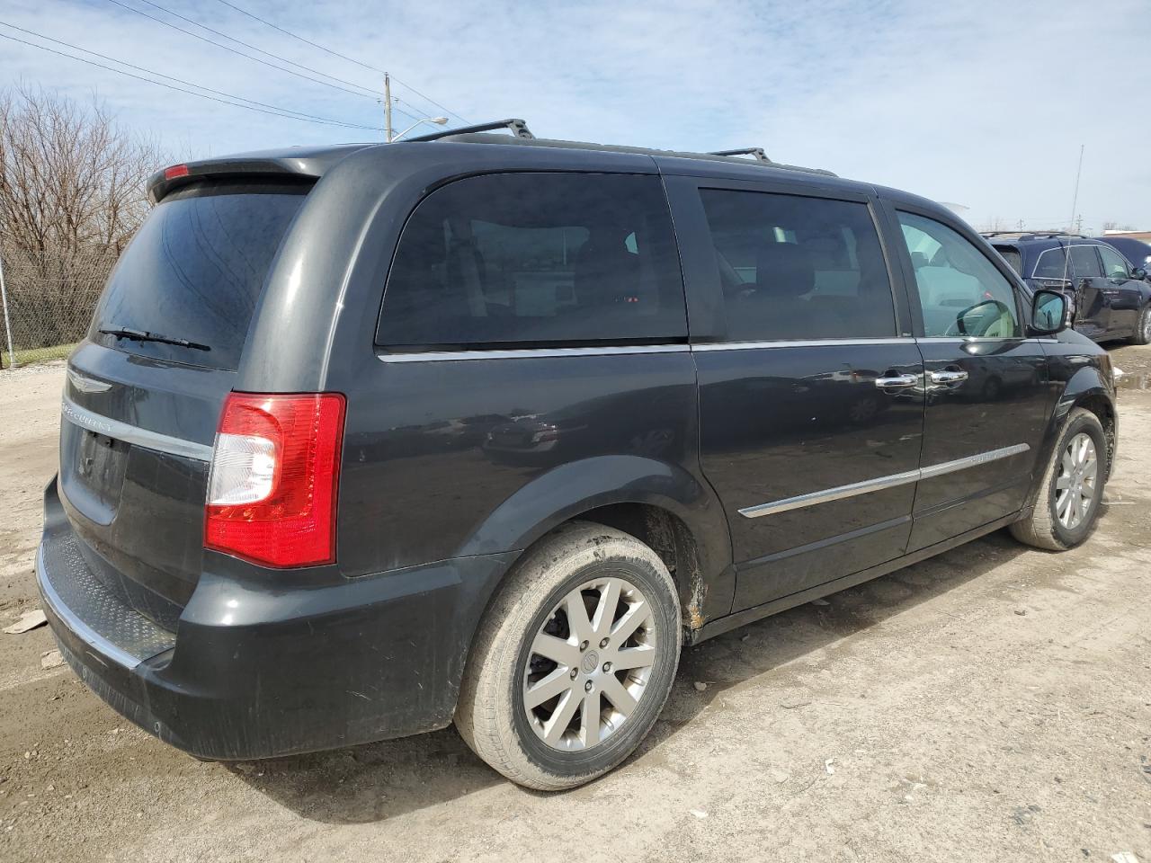 2012 Chrysler Town & Country - Image 3