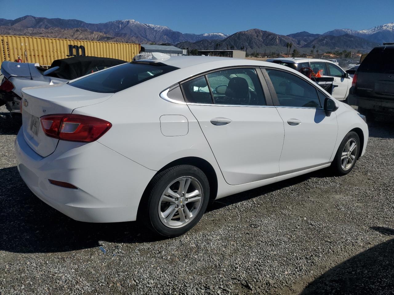 2018 Chevrolet Cruze - Image 3