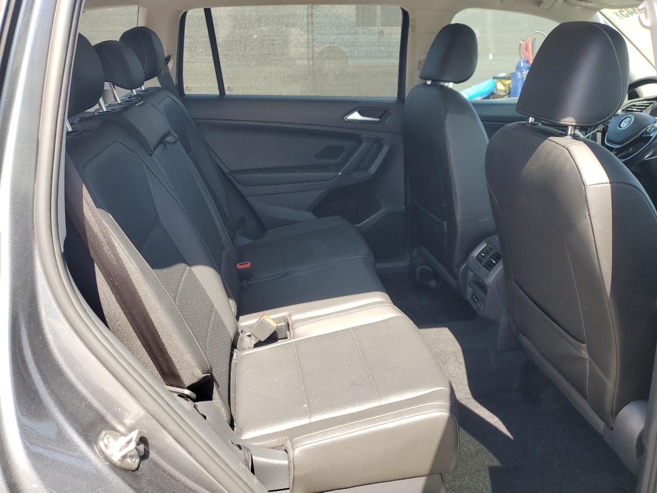 2018 Volkswagen Tiguan - Image 11