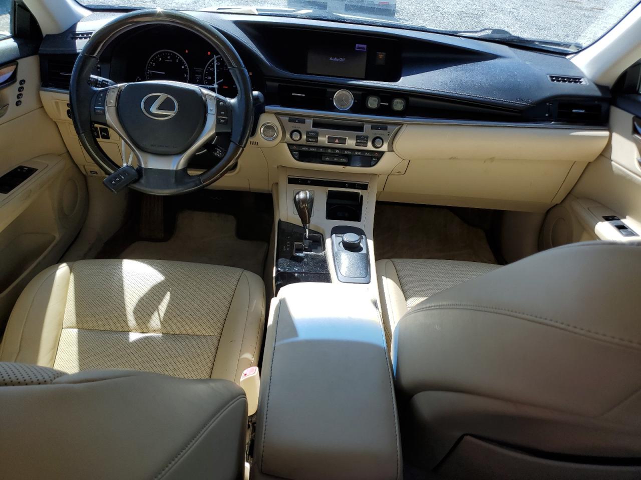 2014 Lexus ES - Image 8