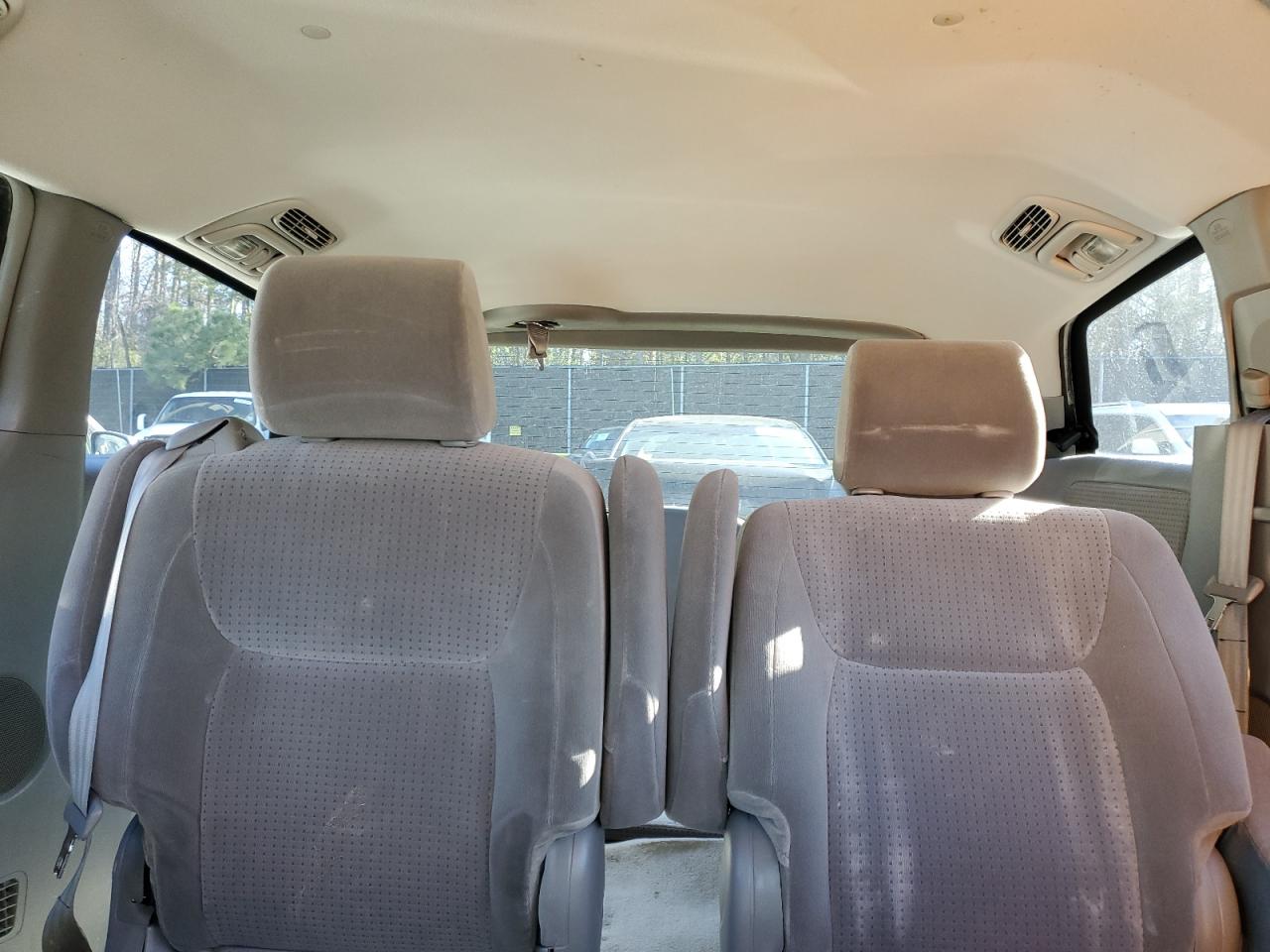 2006 Toyota Sienna - Image 10