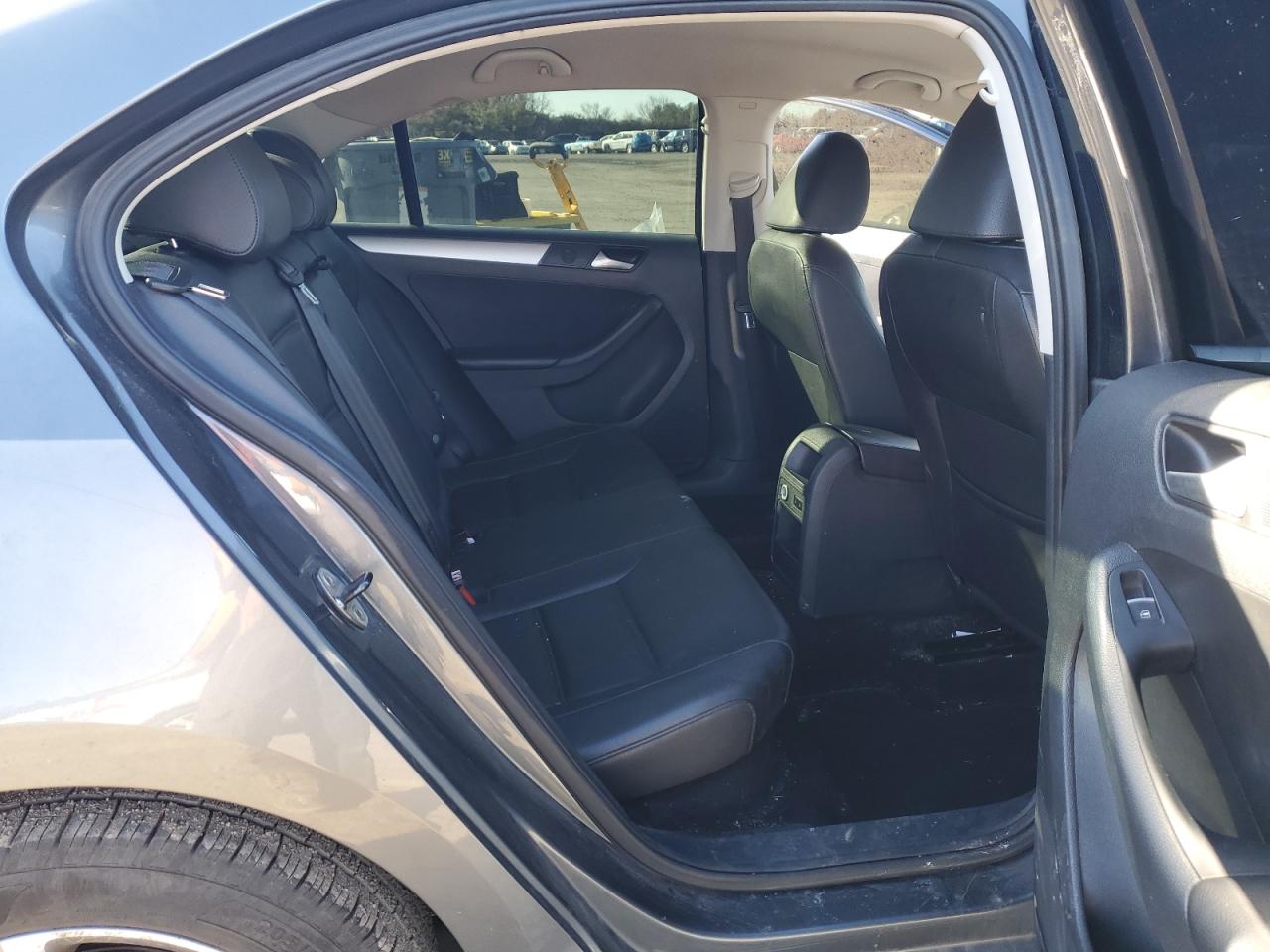 2014 Volkswagen Jetta - Image 10