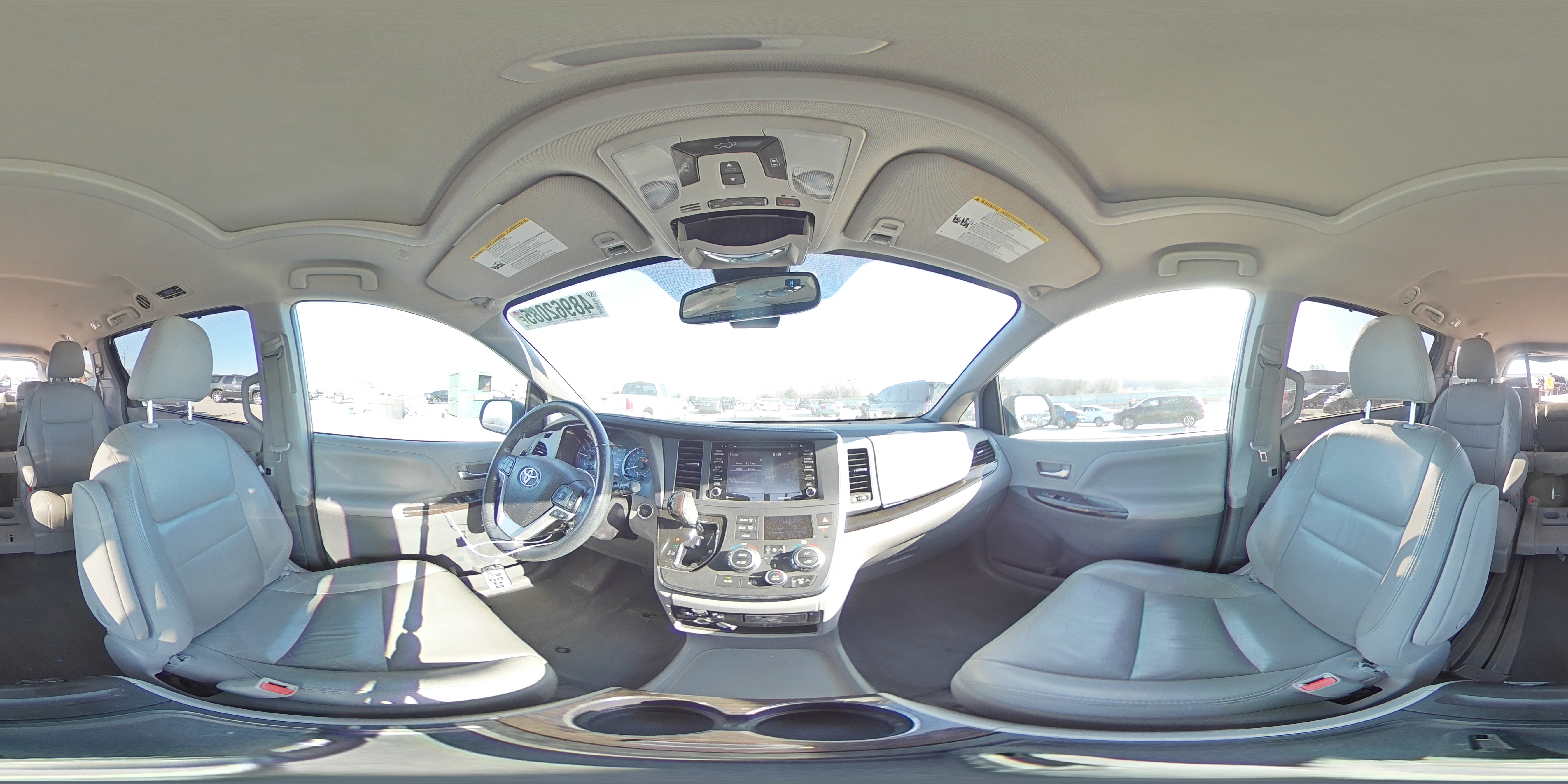 2019 Toyota Sienna - Image 14