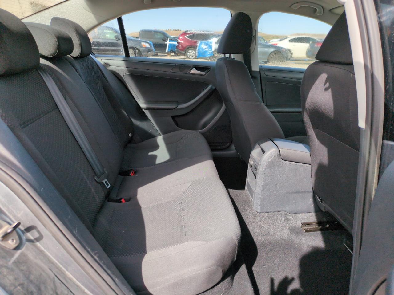 2014 Volkswagen Jetta - Image 10