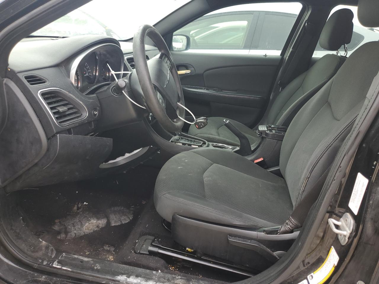 2012 Chrysler 200 - Image 7