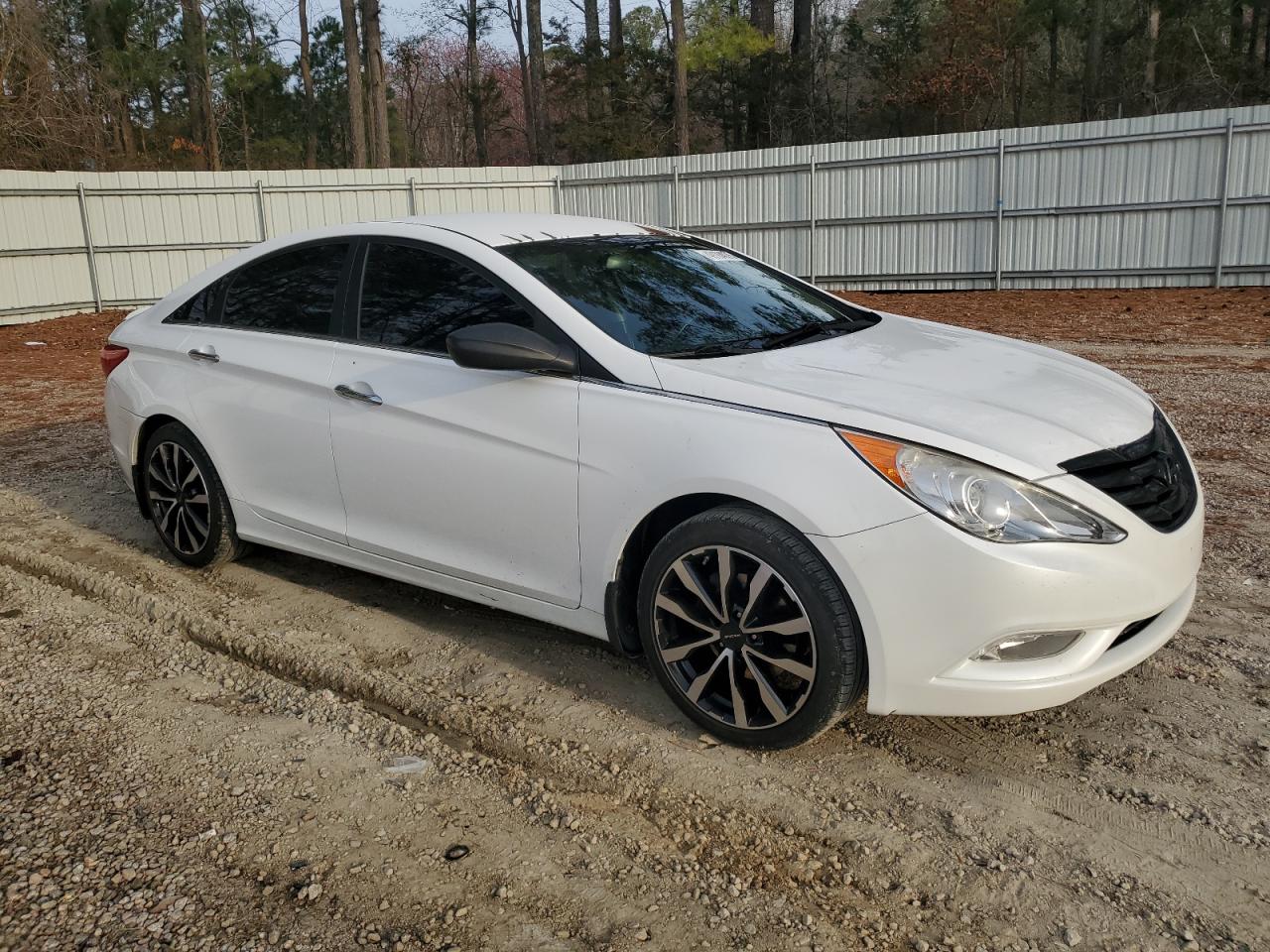 2013 Hyundai Sonata - Image 4