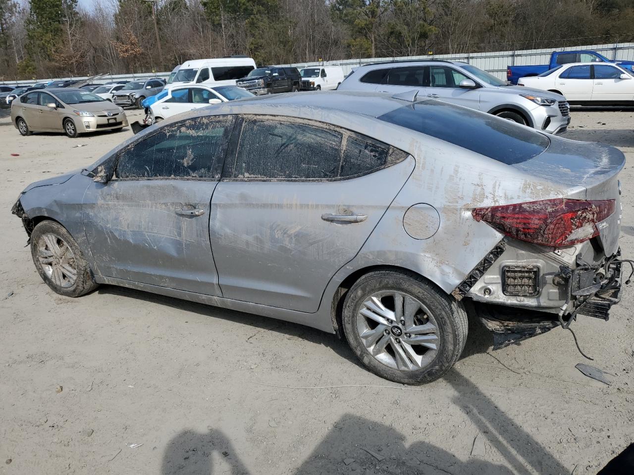 2020 Hyundai Elantra - Image 2