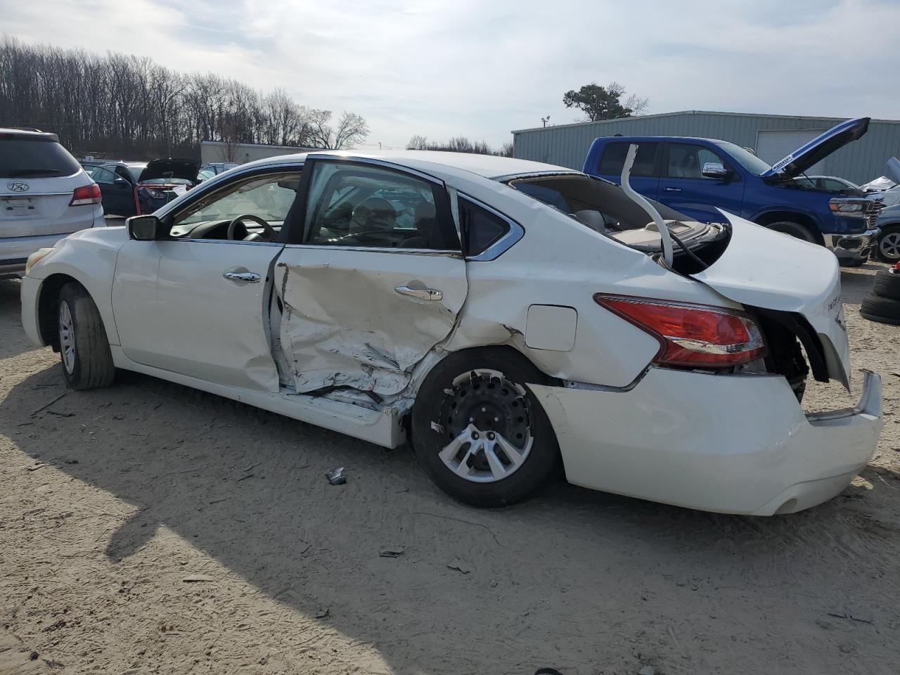 2013 Nissan Altima - Image 2