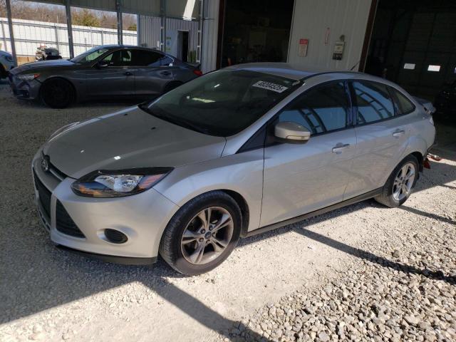 Sedans FORD FOCUS 2014 Srebrny