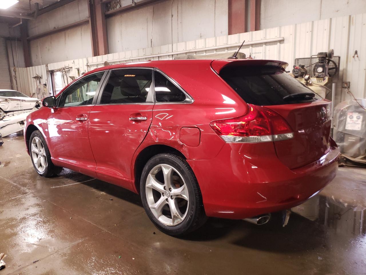 2009 Toyota Venza - Image 2