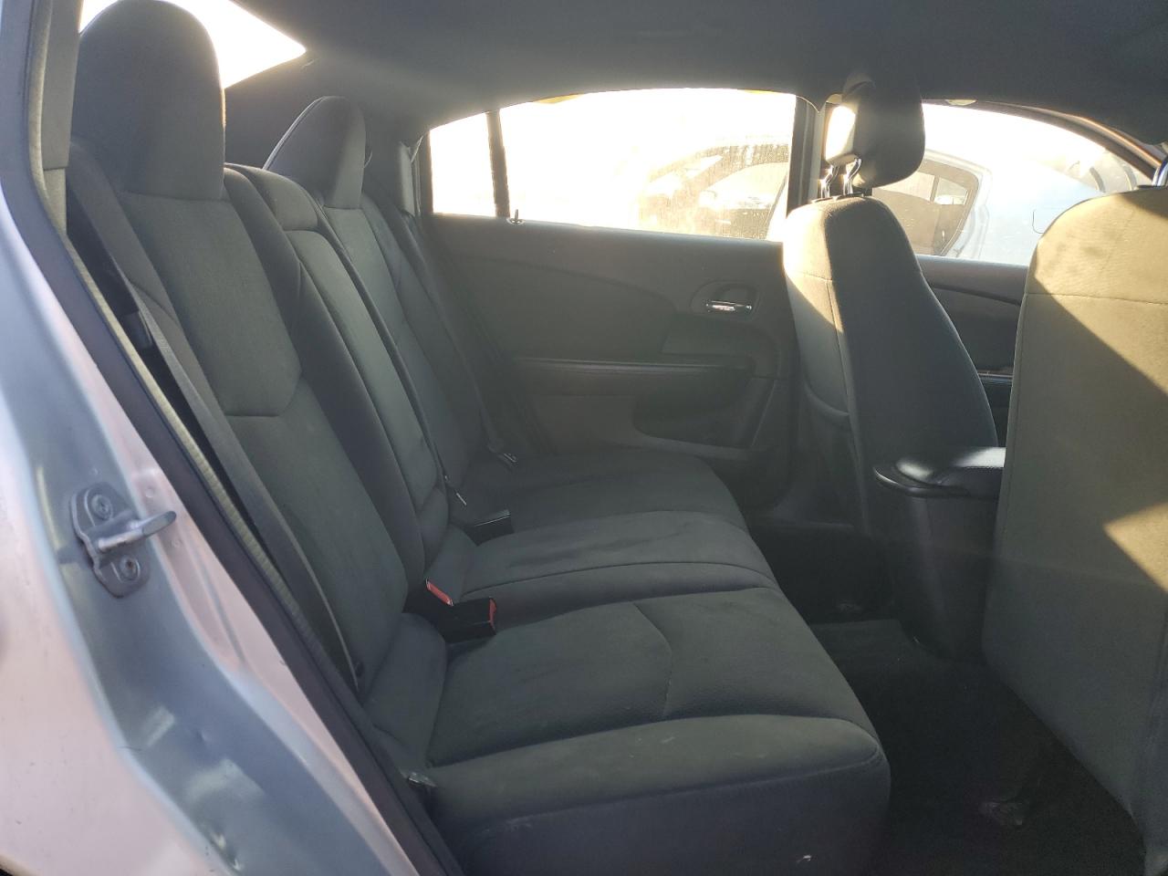 2012 Chrysler 200 - Image 10