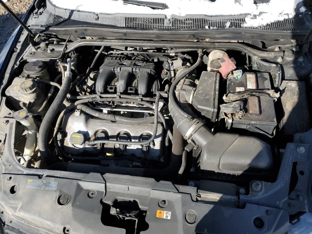 2011 Ford Taurus - Image 11