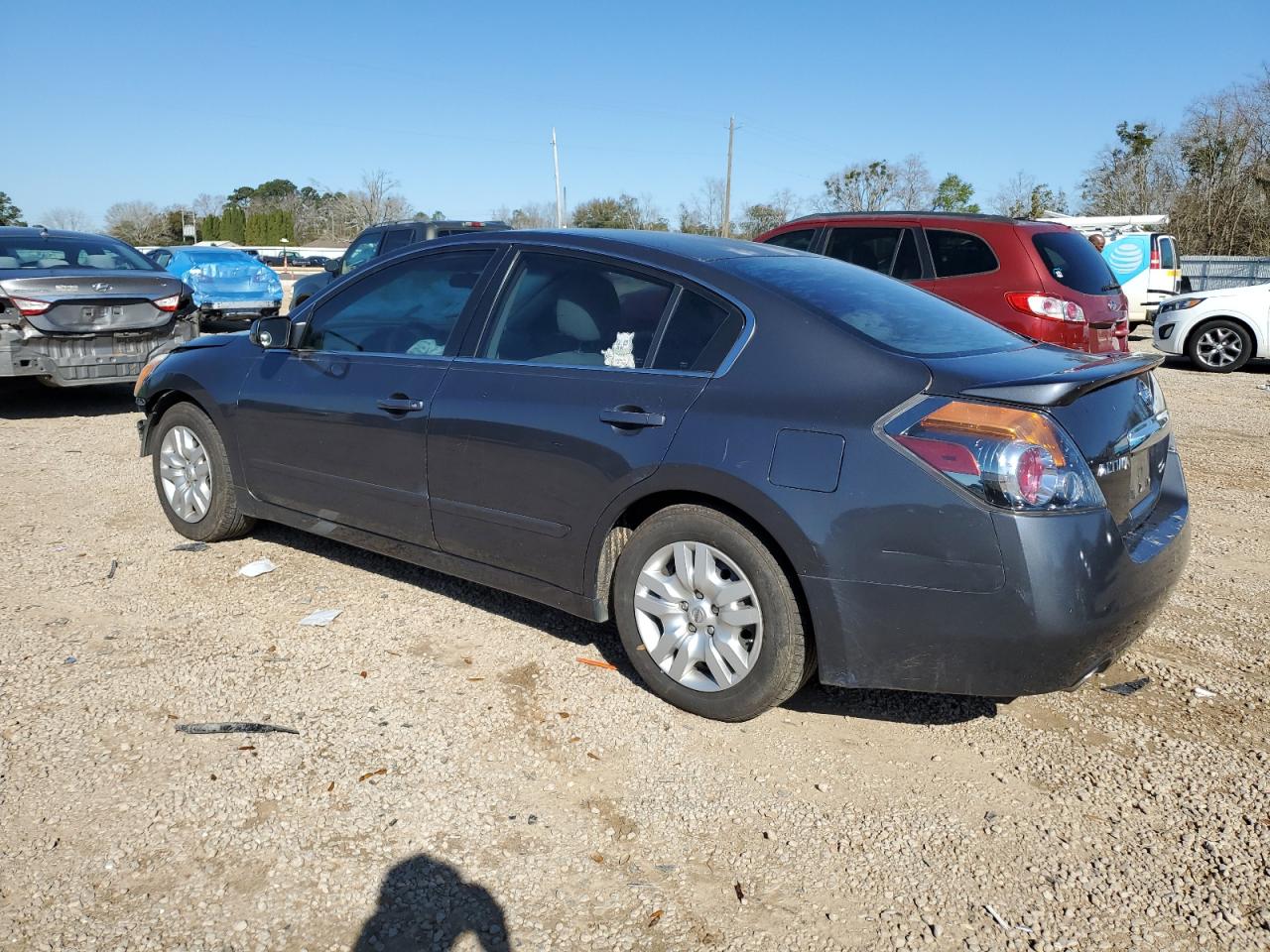 2010 Nissan Altima - Image 2