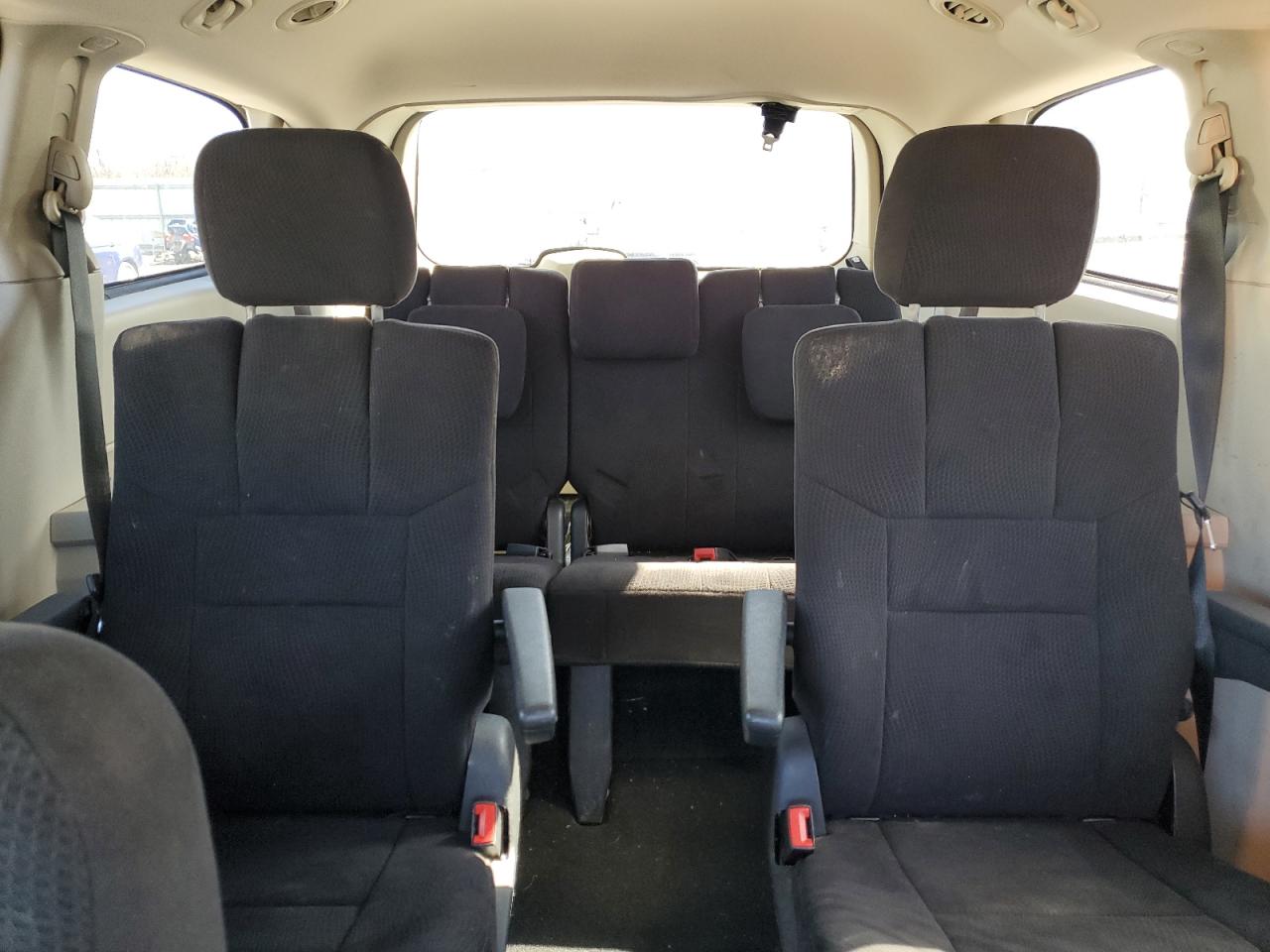 2011 Dodge Caravan - Image 10
