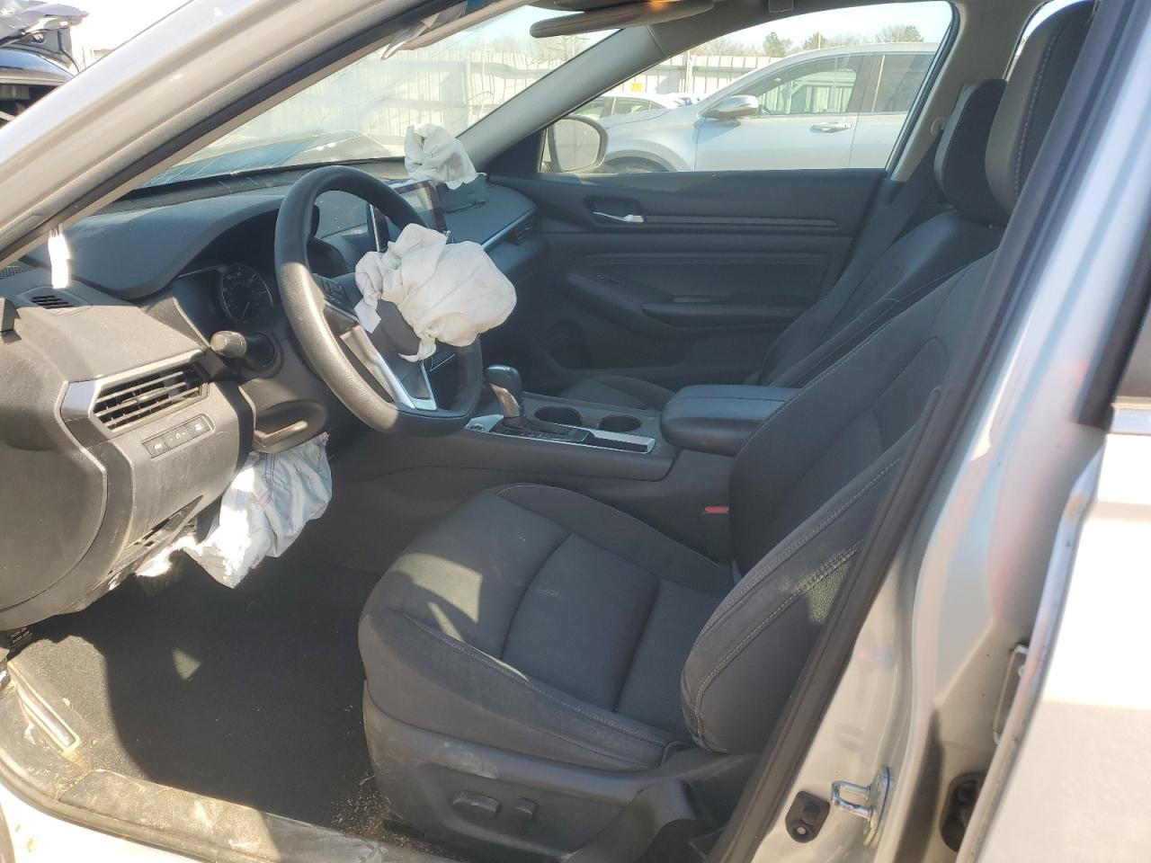 2020 Nissan Altima - Image 7