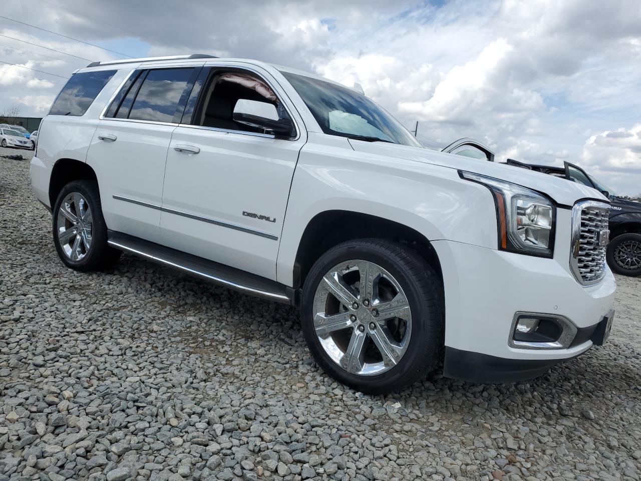 2019 GMC Yukon - Image 4