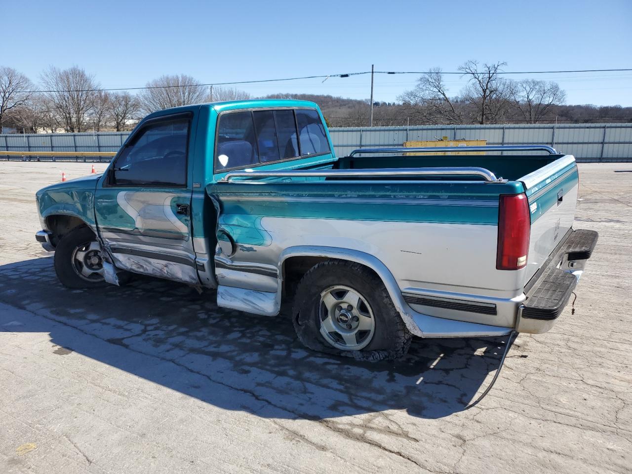 1993 Chevrolet GMT-400 - Image 2